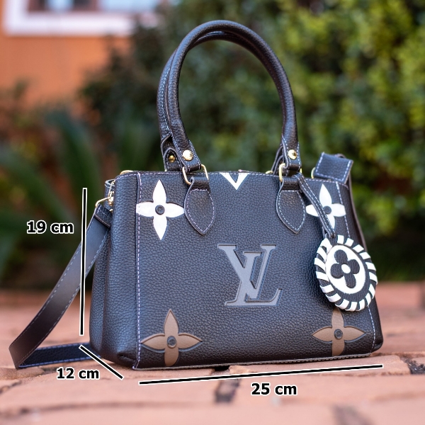 正規 LOUIS VUITTON LV Bahia Brazil 620O▲ Louis Vuitton Tambour Monogram - QBB165 - 6,380 USD – The