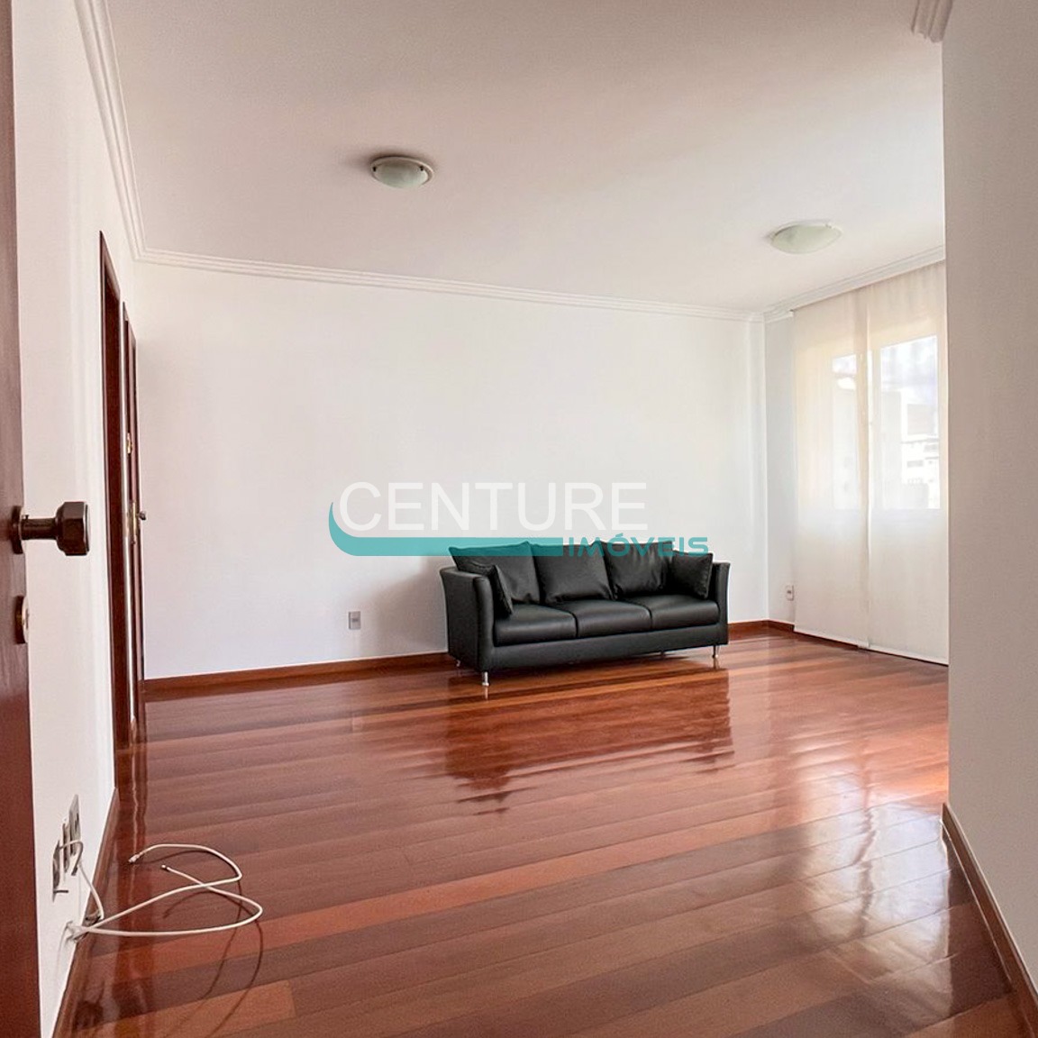 Apartamento à venda no Funcionários – 2 quartos + escritório, 1 suíte, 1 vaga – 80m² de charme e funcionalidade