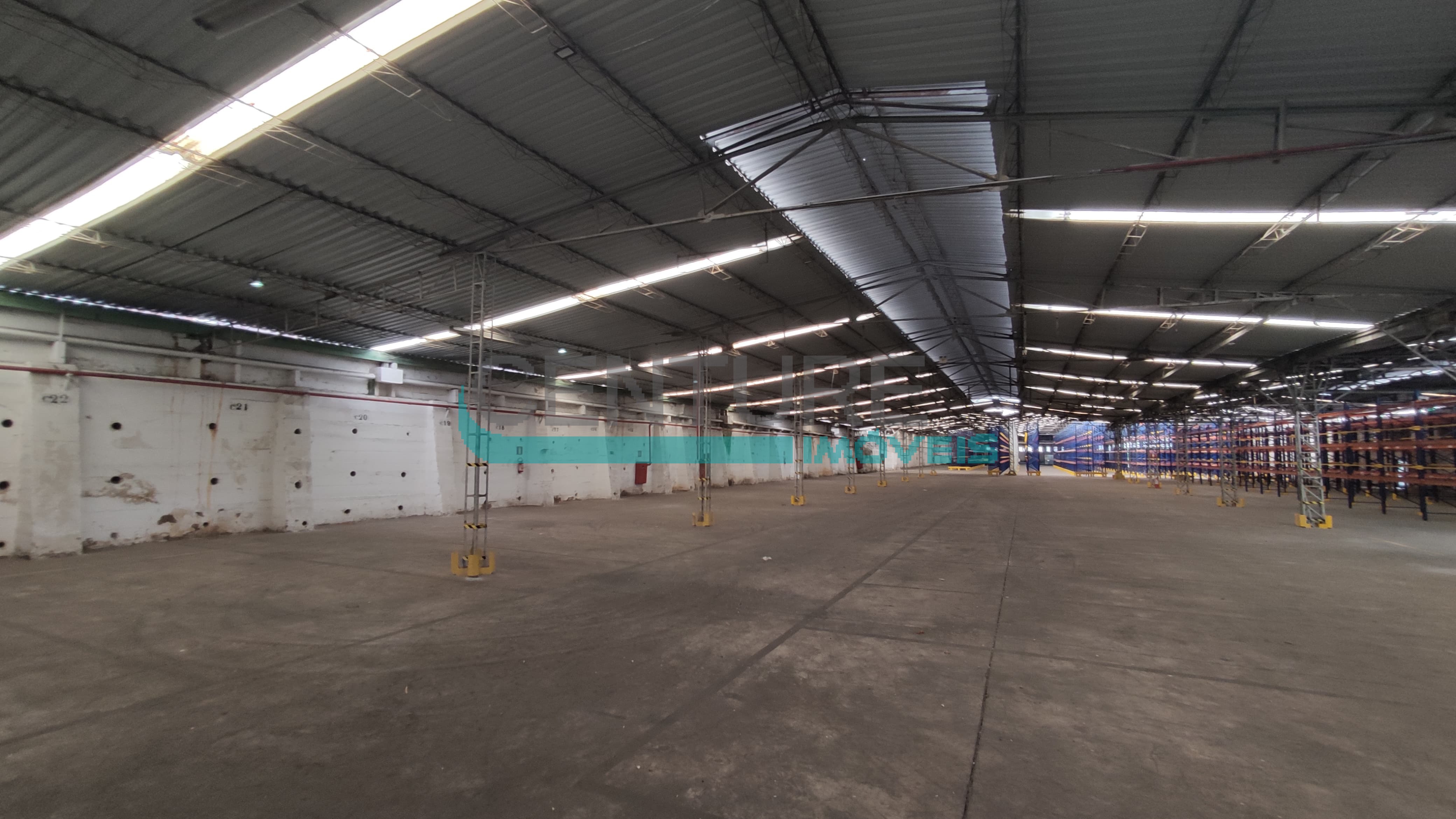 Galpão de 9928.00m²  para alugar na Cidade Industrial - Contagem