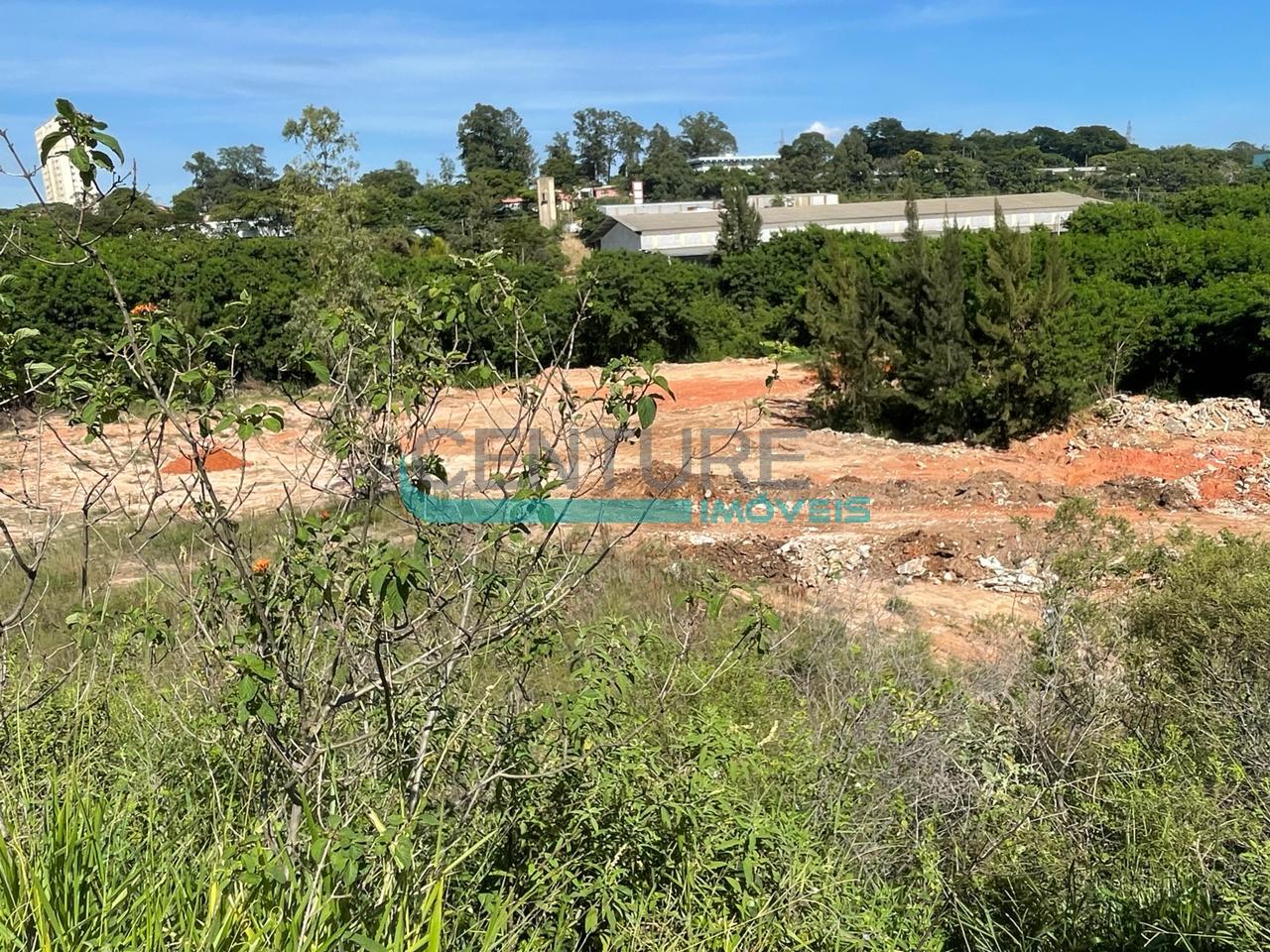 Galpão em terreno de 24 mil metros CÓDIGO V1998