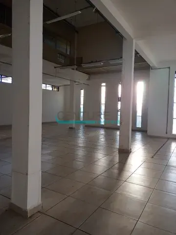 Galpão com 500m² próximo da Av. Pedro Primeiro