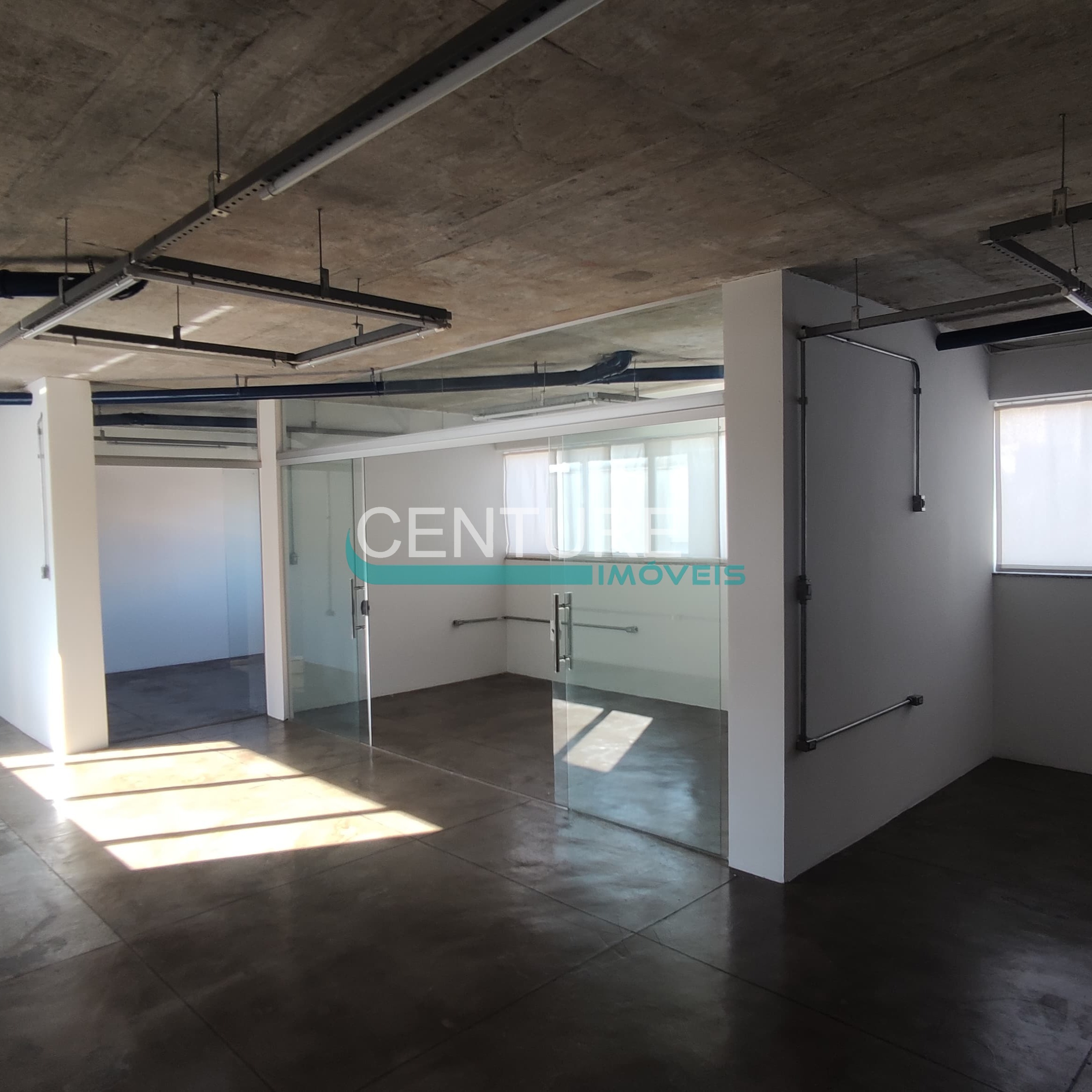 Sala de 145m² para venda no bairro Santa Lúcia - BH