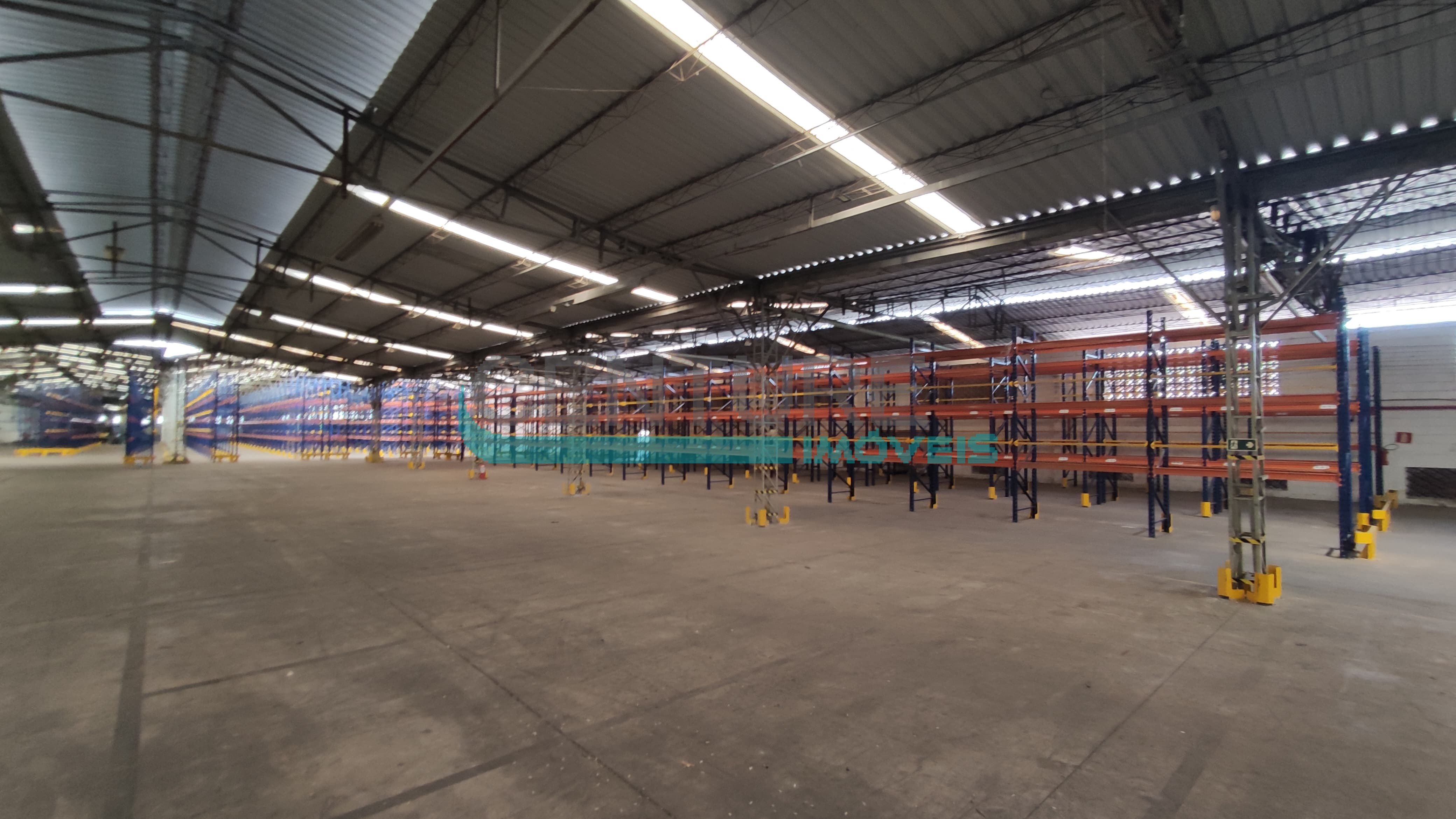 Galpão de 9928.00m²  para alugar na Cidade Industrial - Contagem