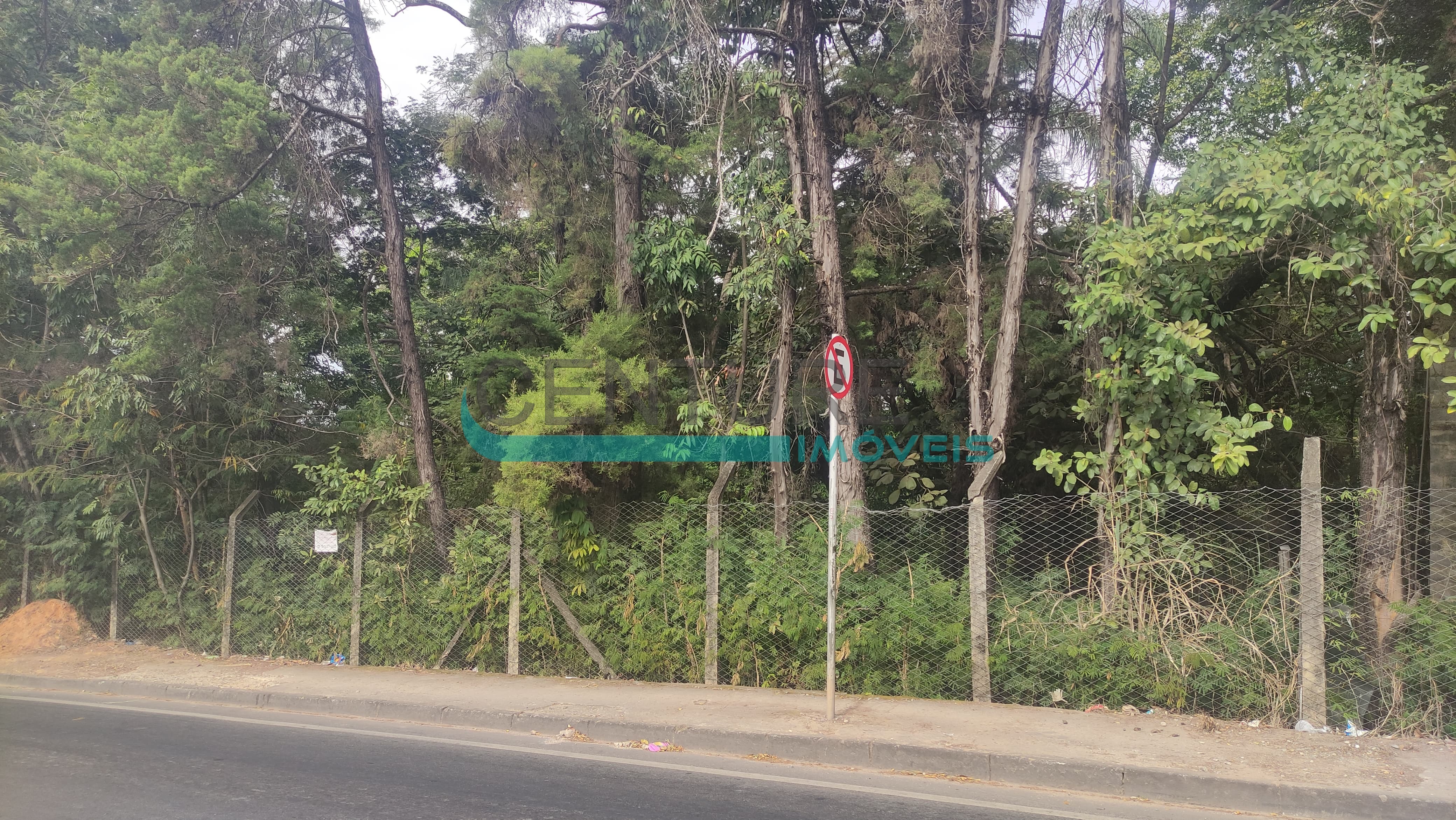 Terreno de 2.227m² para alugar em Chácaras Santa Terezinha em Contagem